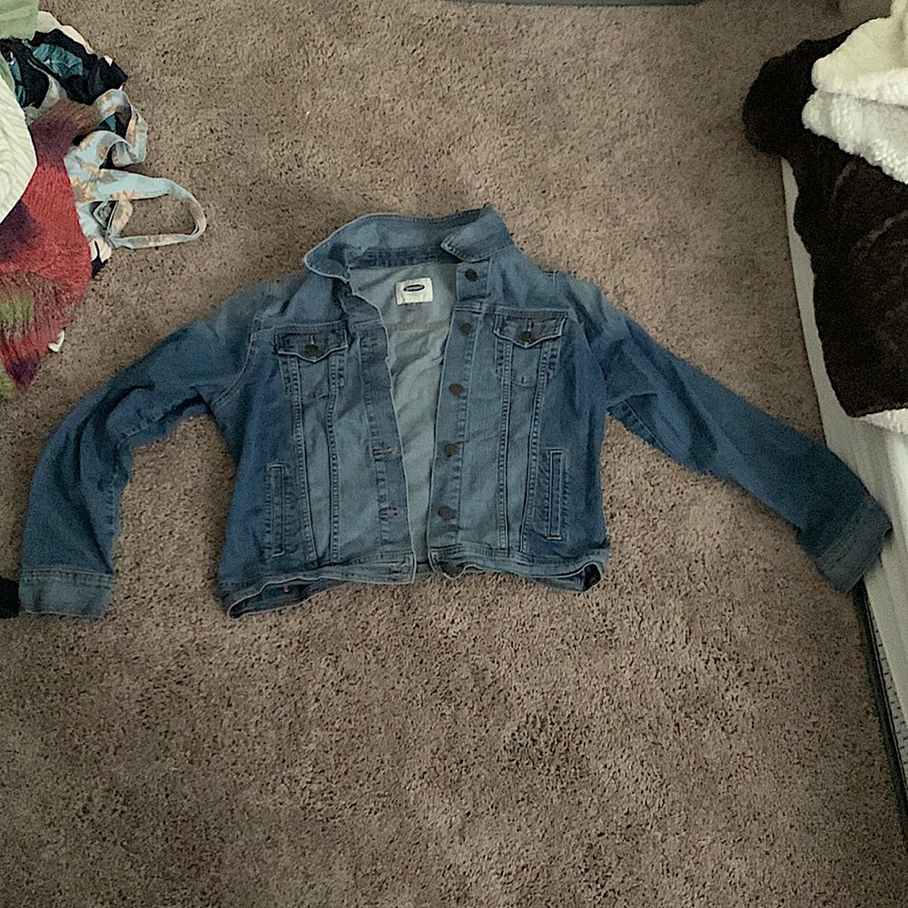Only worn once and doesn’t really fit my style.